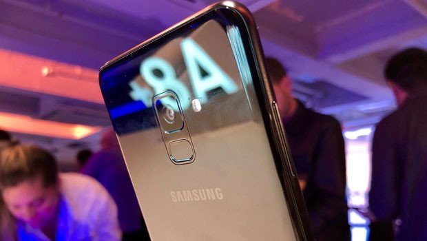 samsung-a8-lancamento-smartphone-comlimao-01