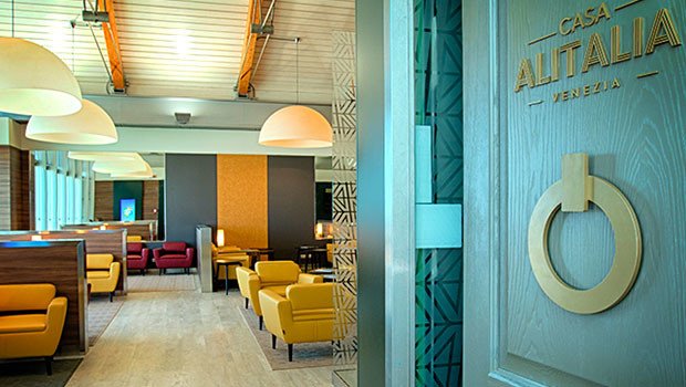 casa-alitalia-aeroporto-aviacao-branding-design-com-limao-03
