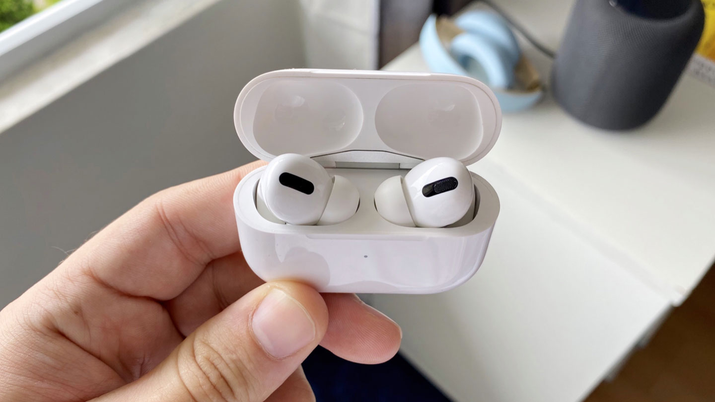 Air pods Pro Max. Custom Air pods Pro. Air pods Pro Battery Footage.