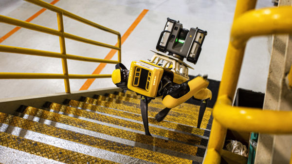 Ford adota cães-robôs para mapear as fábricas