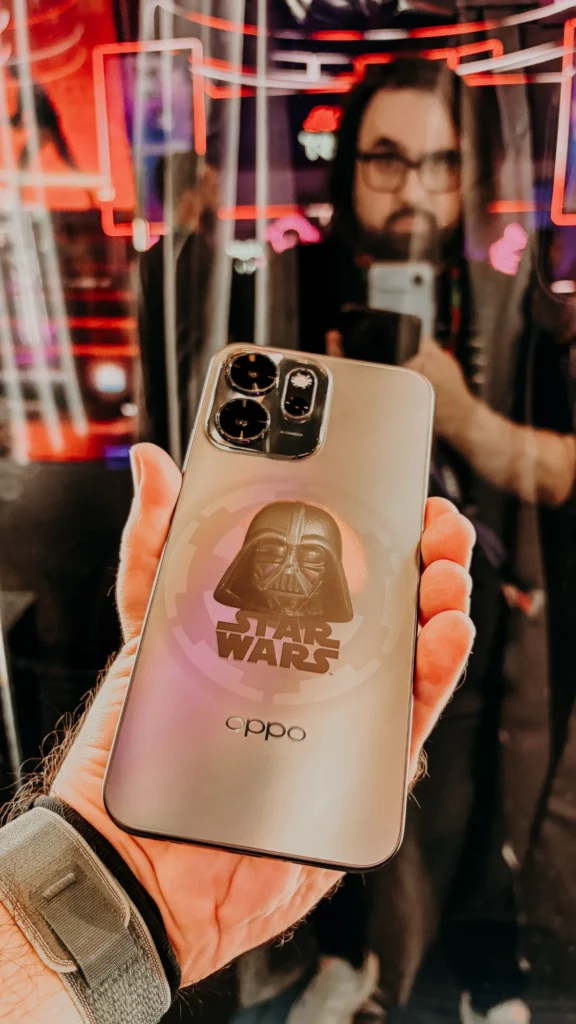 OPPO estreia na CCXP25 com edição limitada de Star Wars